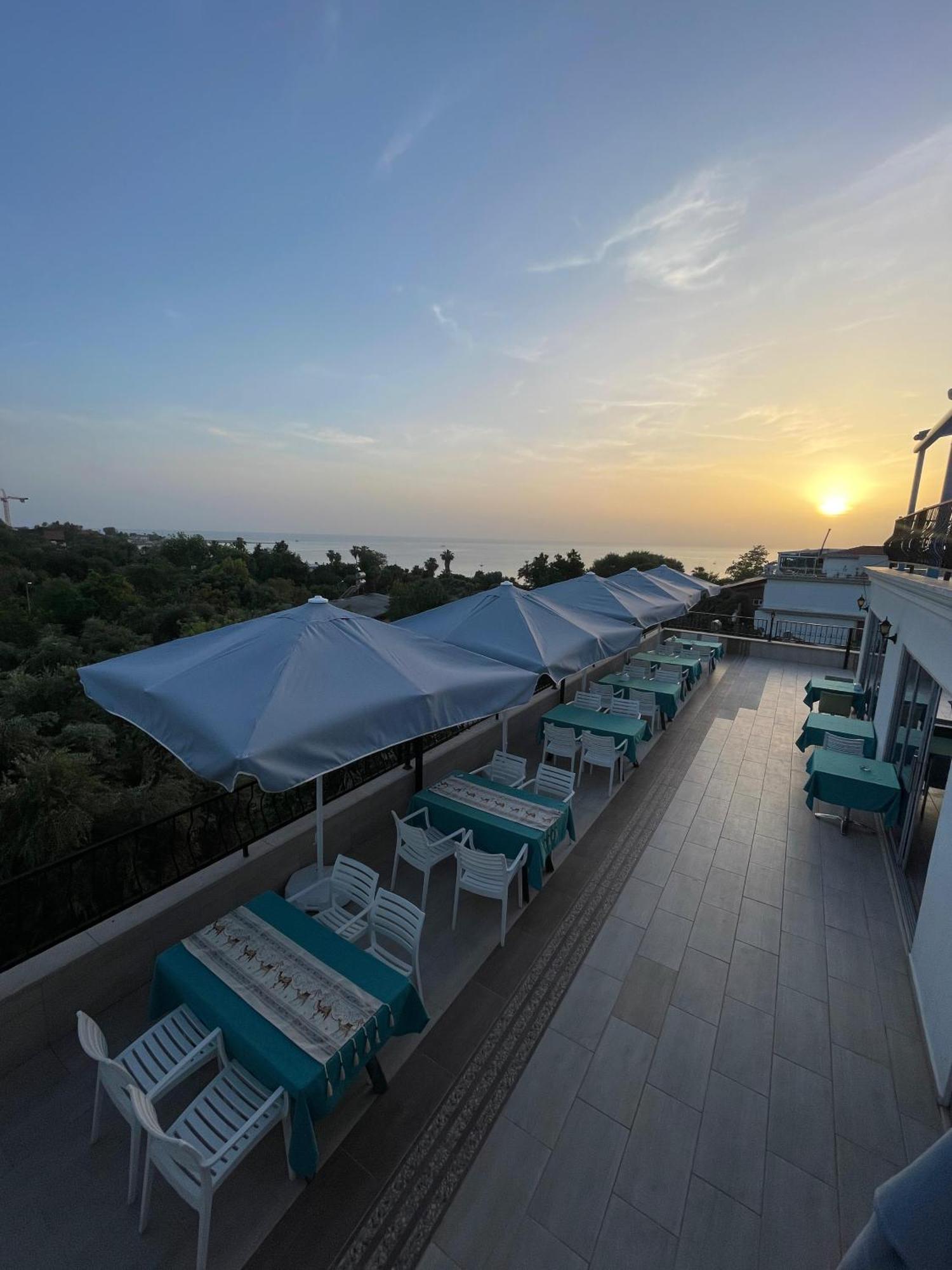 Hotel Beachway & 3*
