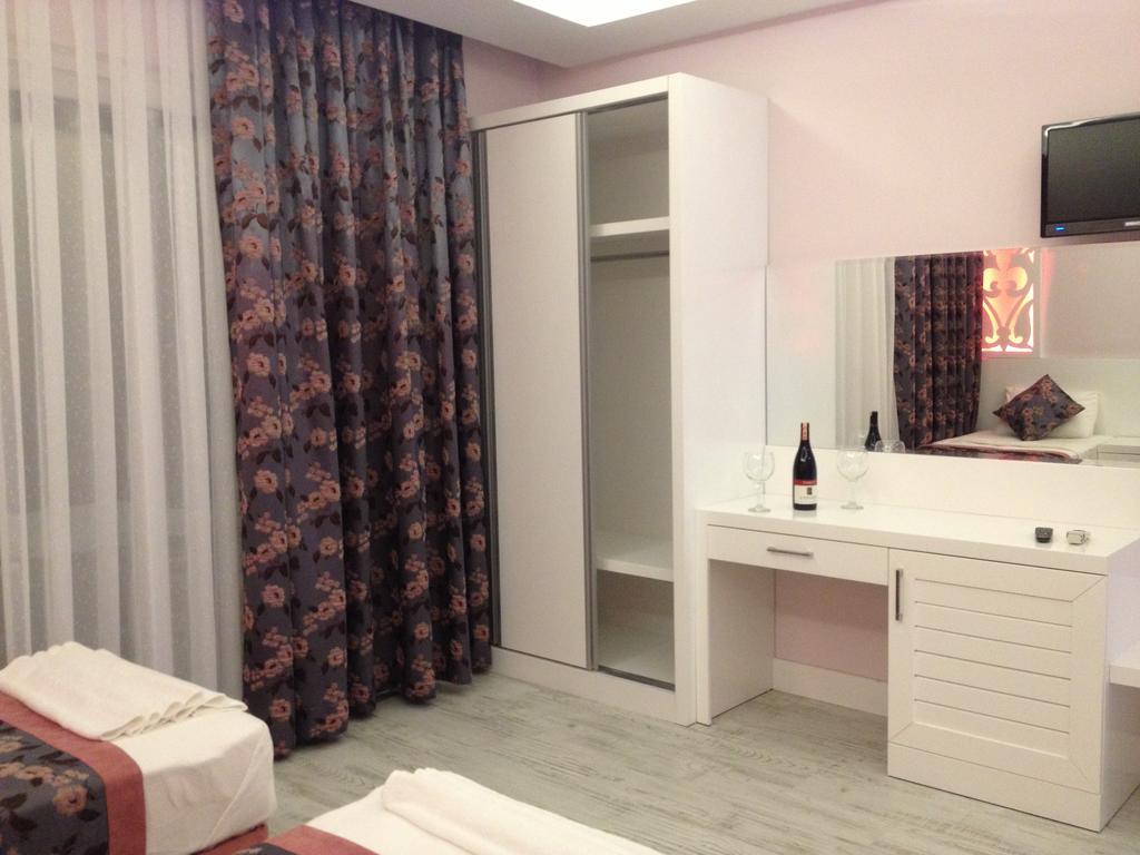 Hotel Beachway &